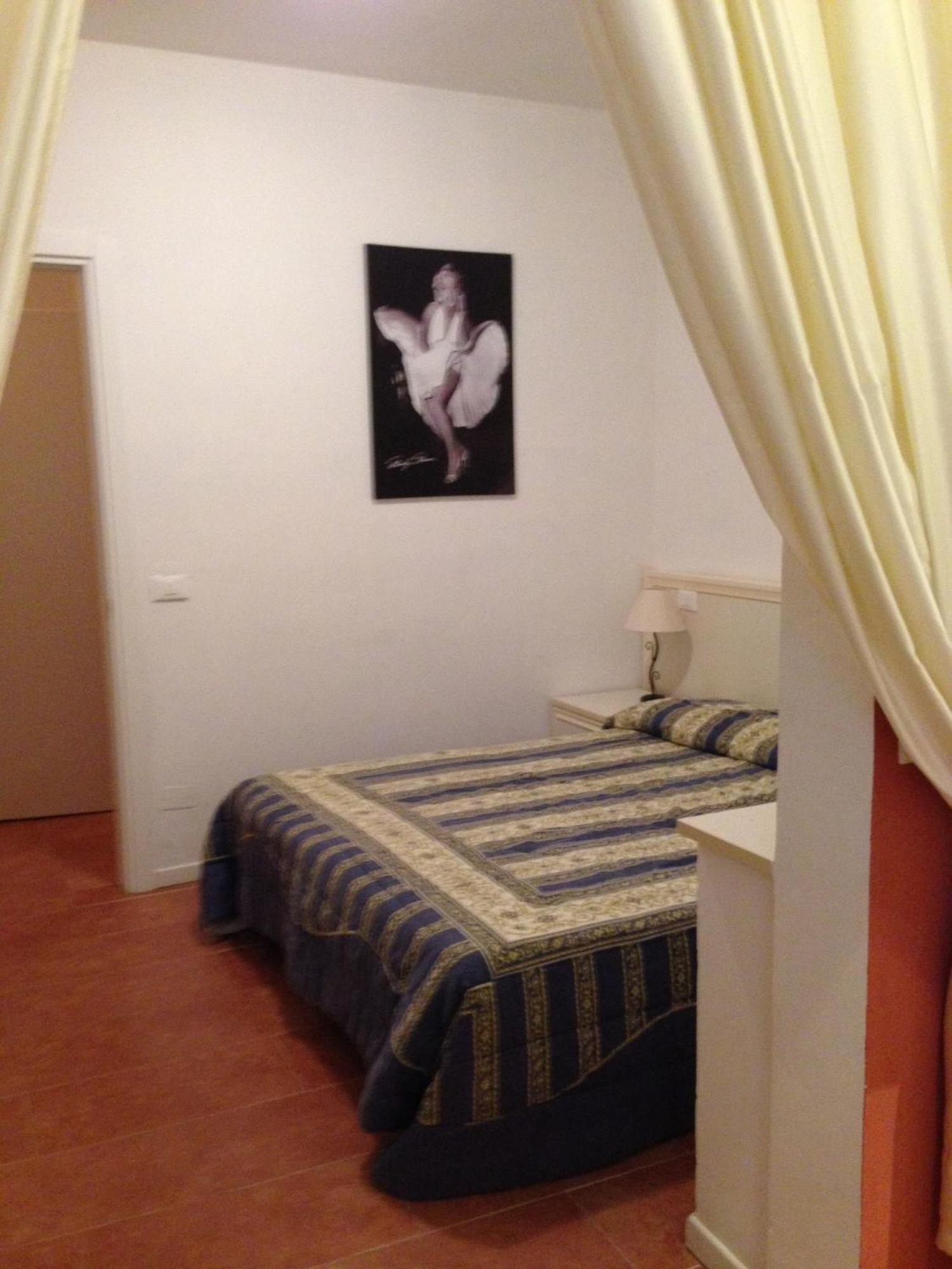 ريميني Hotel Residence Maria Grazia الغرفة الصورة