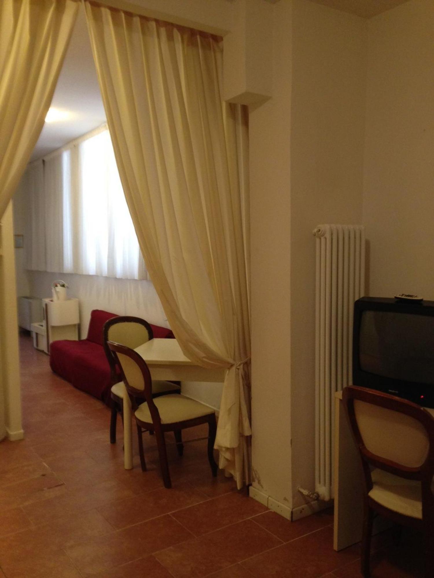 ريميني Hotel Residence Maria Grazia الغرفة الصورة
