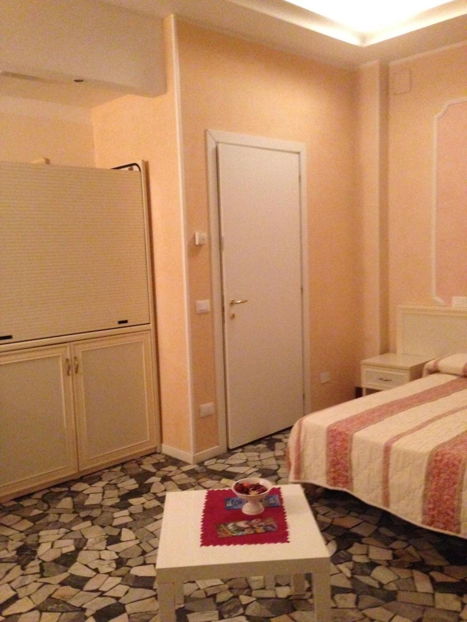 ريميني Hotel Residence Maria Grazia الغرفة الصورة